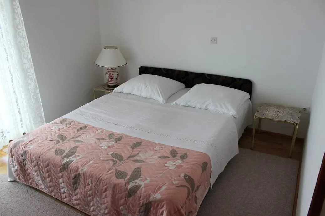 Blaz 3 - Apartment 5 Pax, Terrace With Sea View, 150 M From The Beach Novi Vinodolski