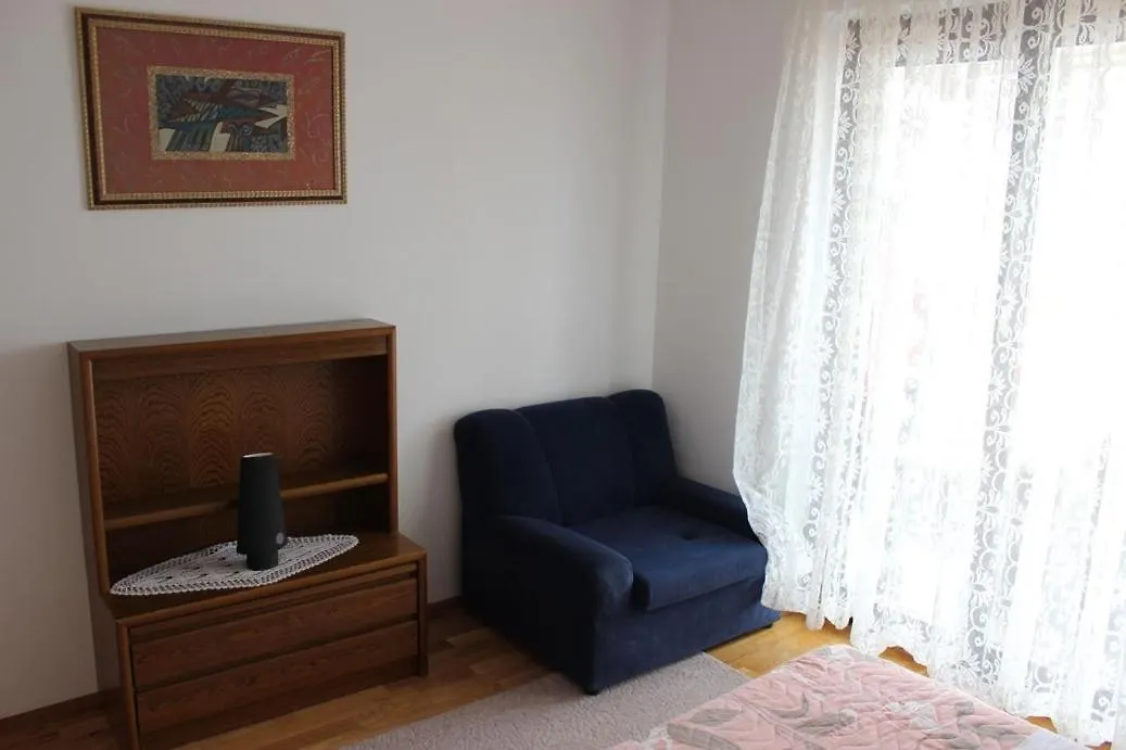 Blaz 3 - Apartment 5 Pax, Terrace With Sea View, 150 M From The Beach Novi Vinodolski
