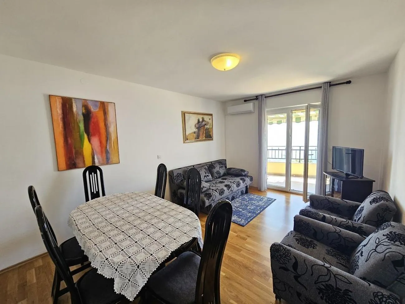 Blaz 3 - Apartment 5 Pax, Terrace With Sea View, 150 M From The Beach Novi Vinodolski