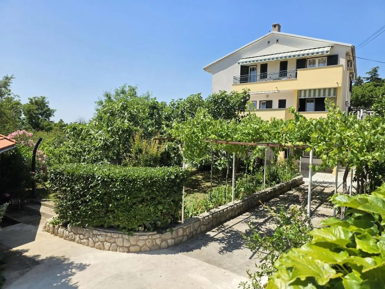 Blaz 3 - Apartment 5 Pax, Terrace With Sea View, 150 M From The Beach 诺维·维诺多尔斯基