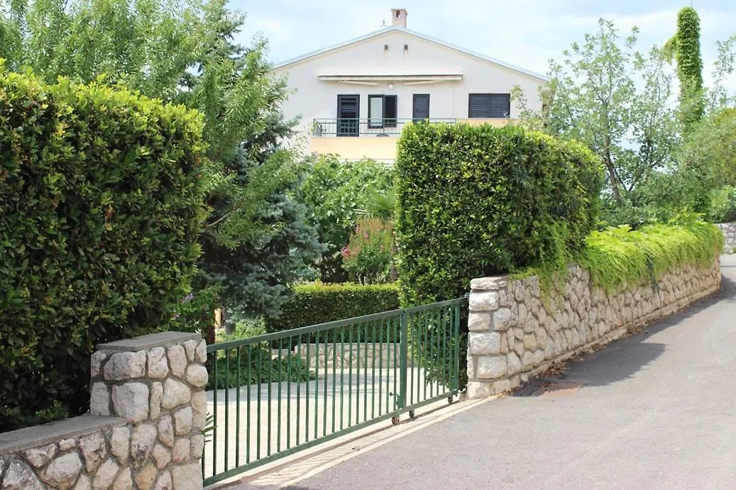 Blaz 3 - Apartment 5 Pax, Terrace With Sea View, 150 M From The Beach Novi Vinodolski